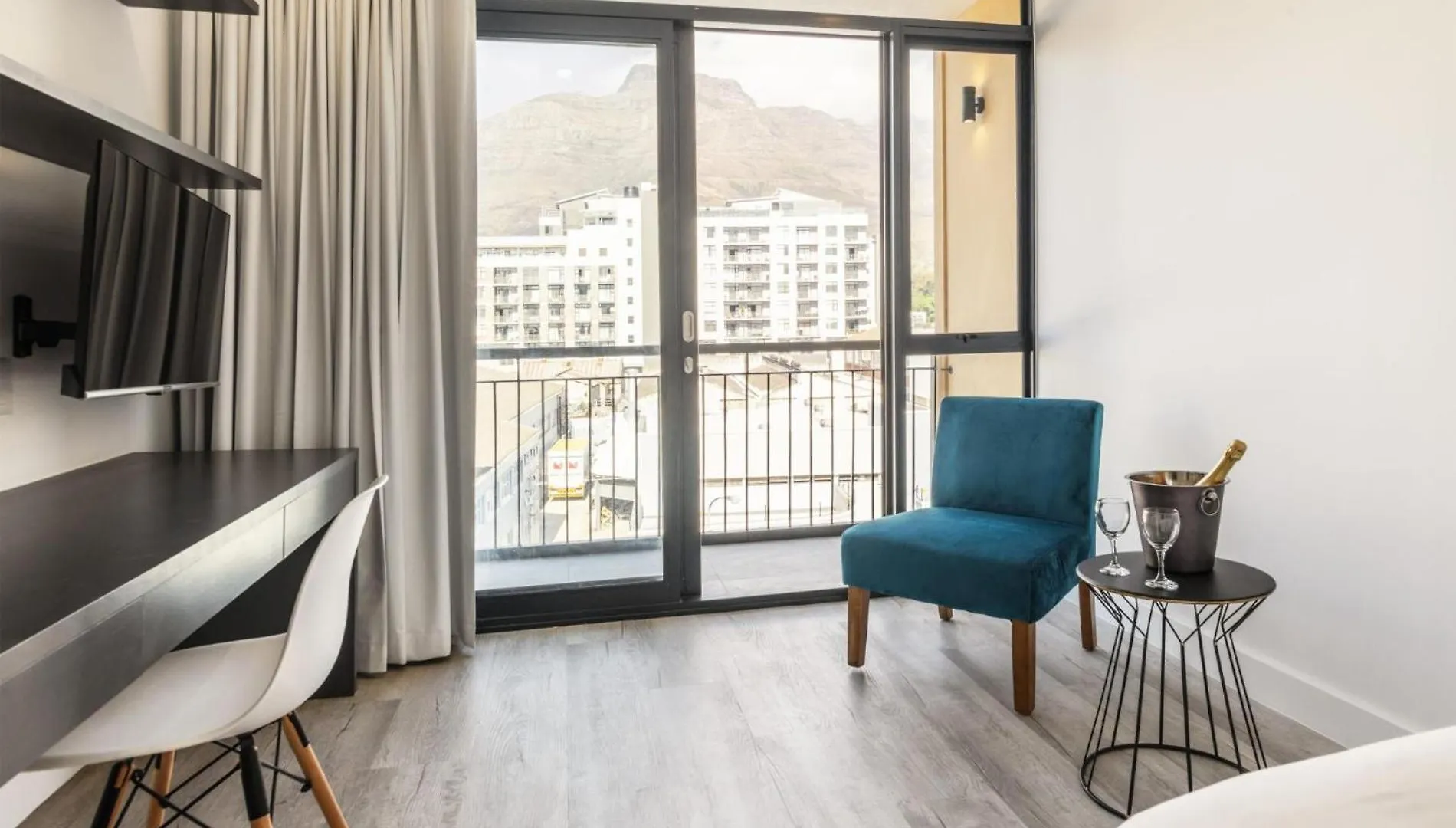 Lively Space In A Vibrant, Woodstock Area Cape Town